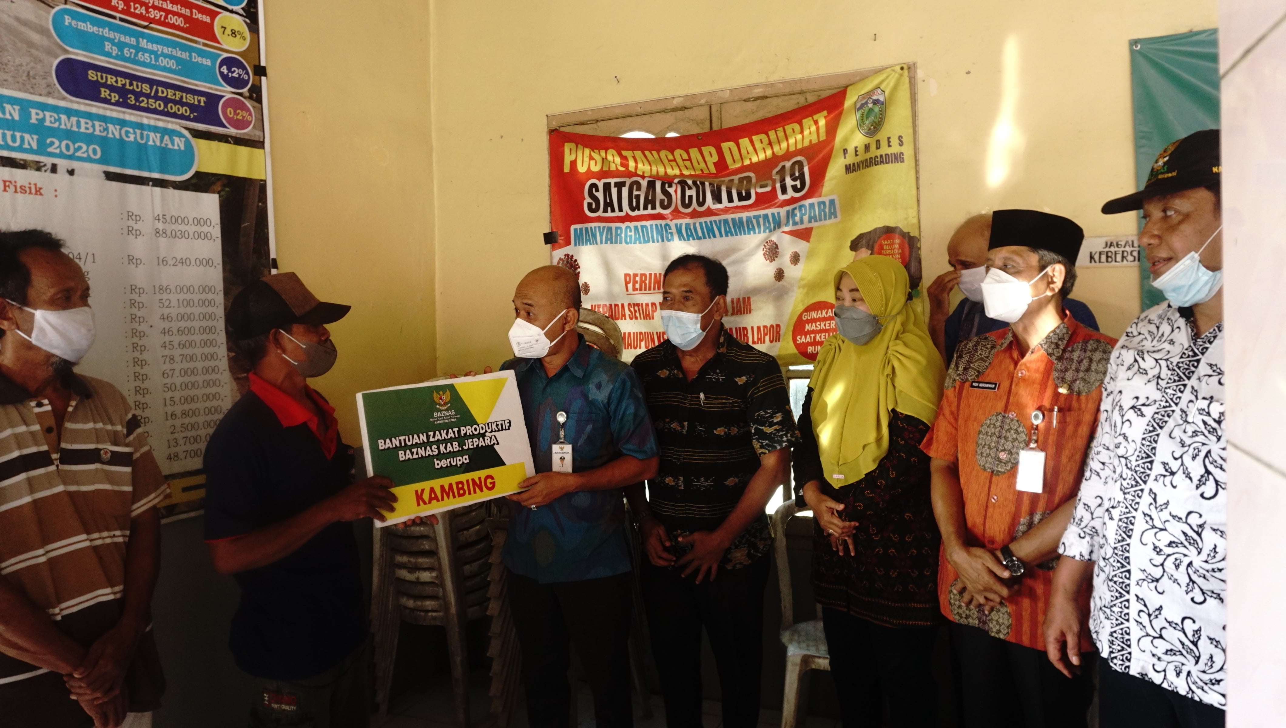 baznas-bersama-bupati-salurkan-zakat-di-3-kecamatan