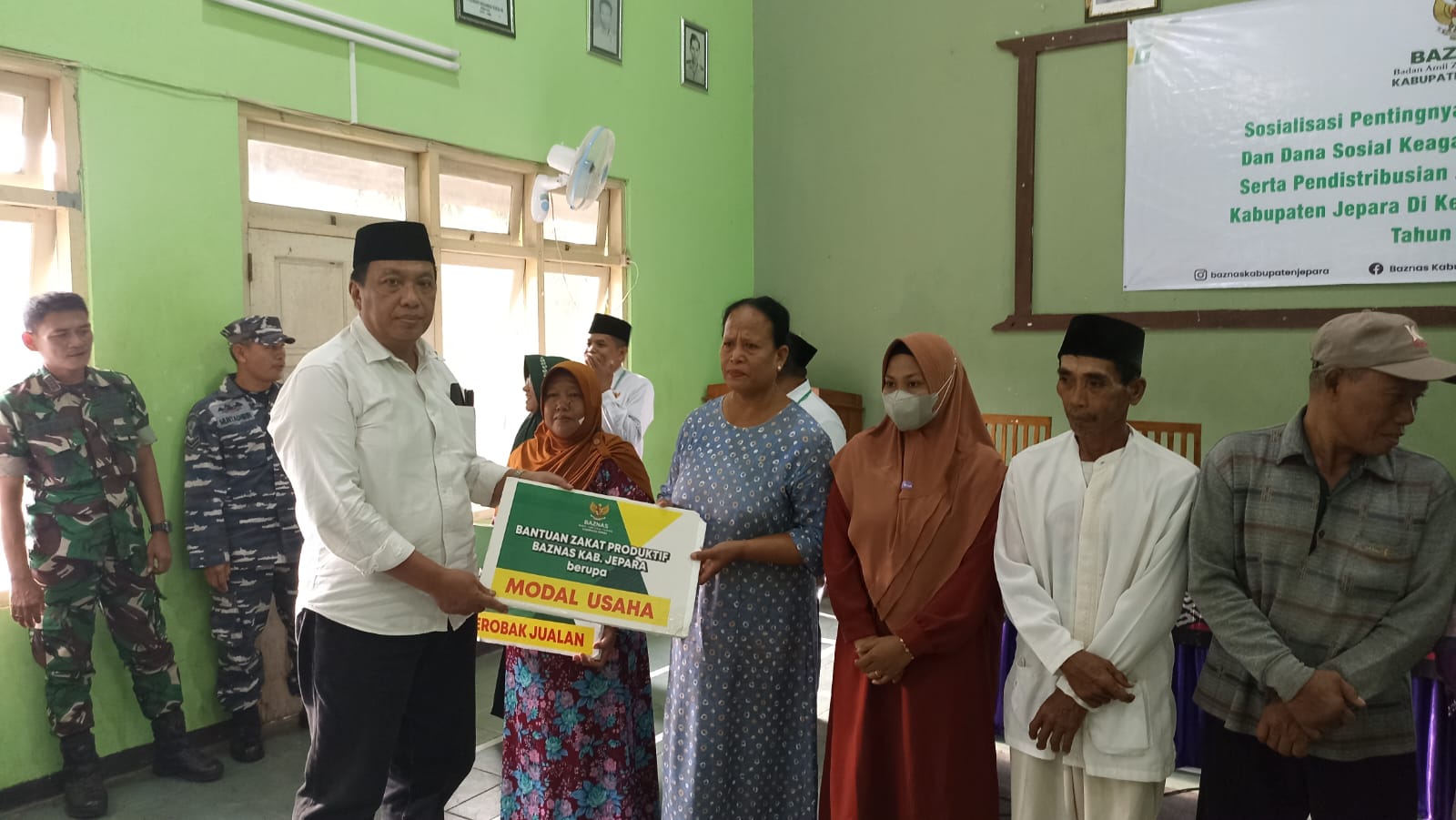baznas-jepara-salurkan--zakat-produktif--dan-sosialisasi-zakat-di-karimunjawa-