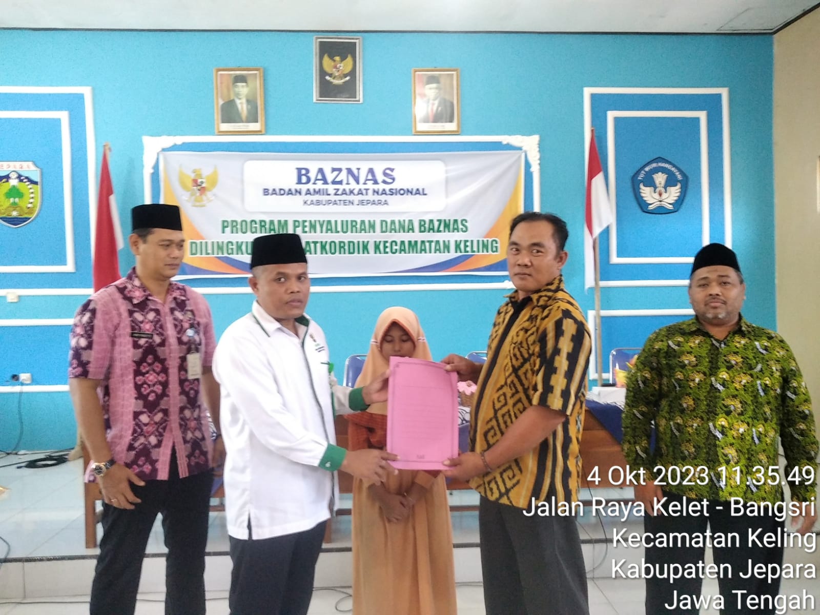 upz-satkordik-kecamatan-keling--salurkan-bantuan-zakat