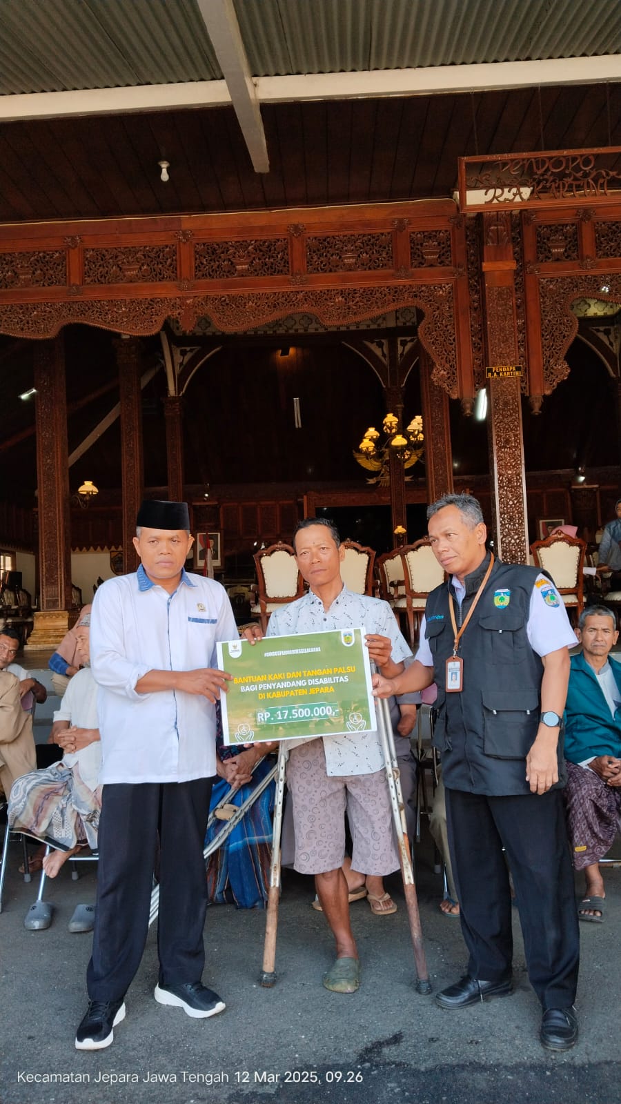 dinsospermades-baznas-jepara-dan-yptj-bantu-kaki-dan-tangan-palsu-kepada-warga-jepara