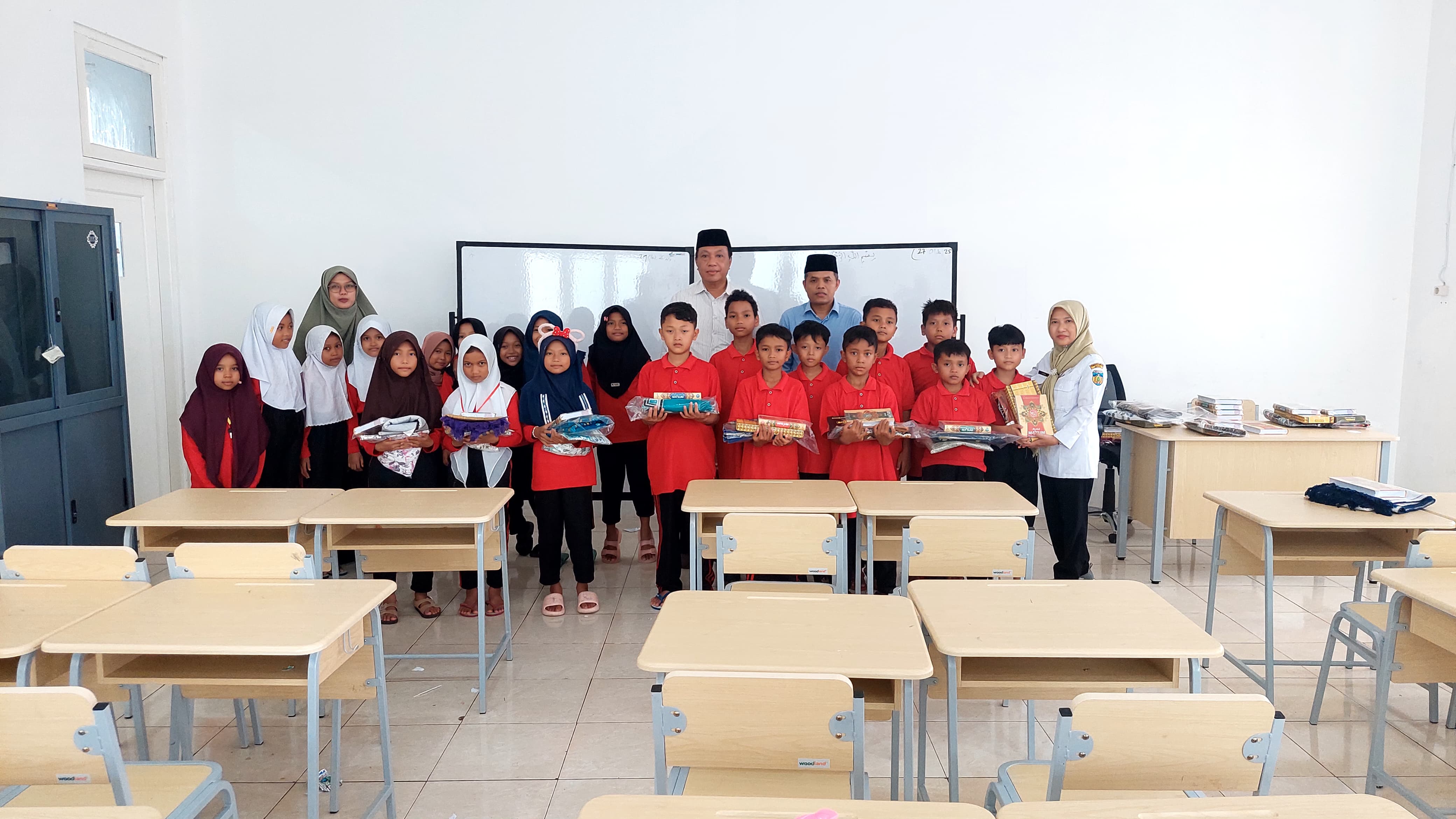 baznas-jepara-bantu-75-paket-perlengkapan-ibadah-kepada-siswa-sekolah-rakyat